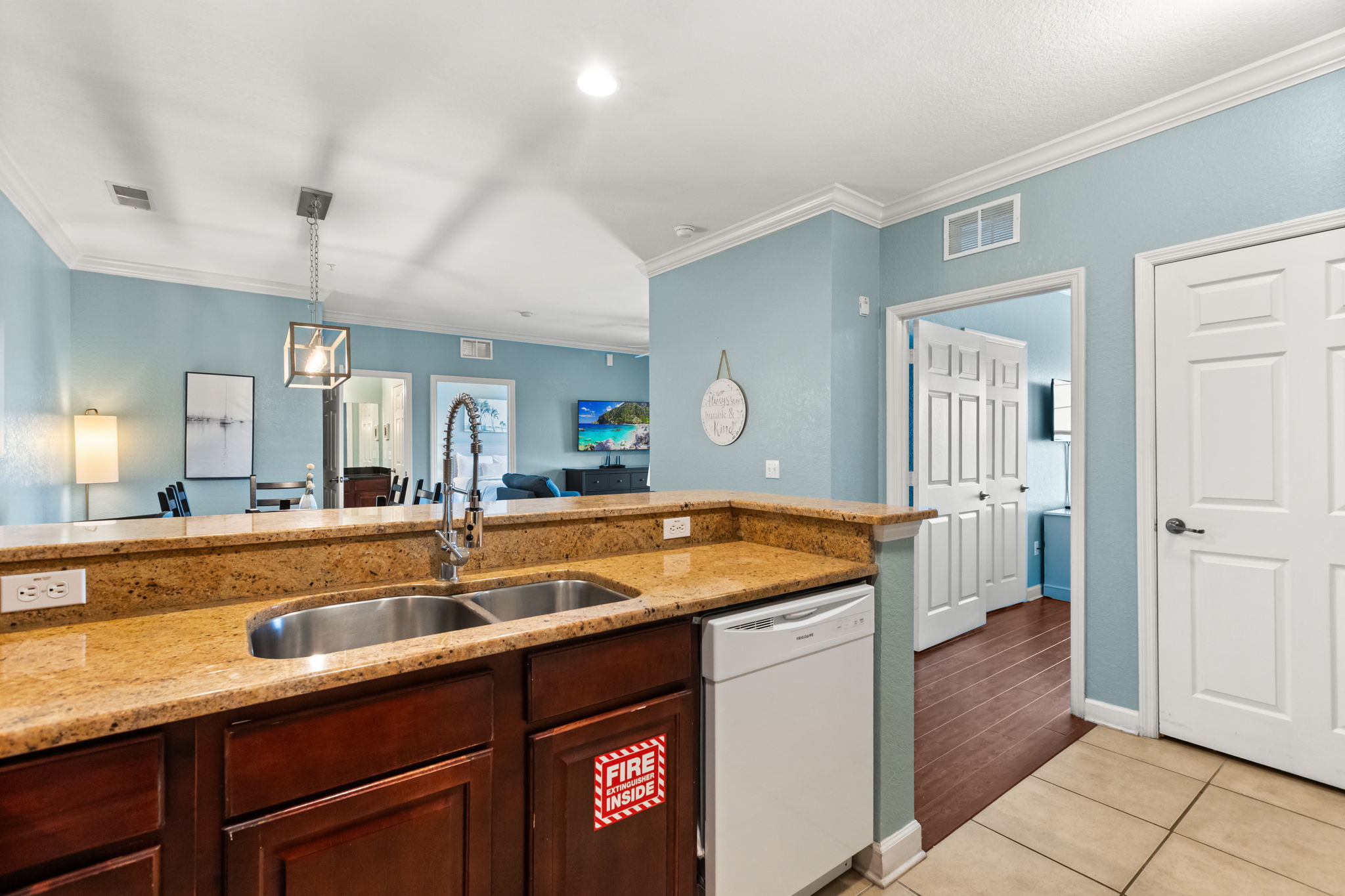 2 bedroom vacation apartment at Tuscana Resort - Image 10