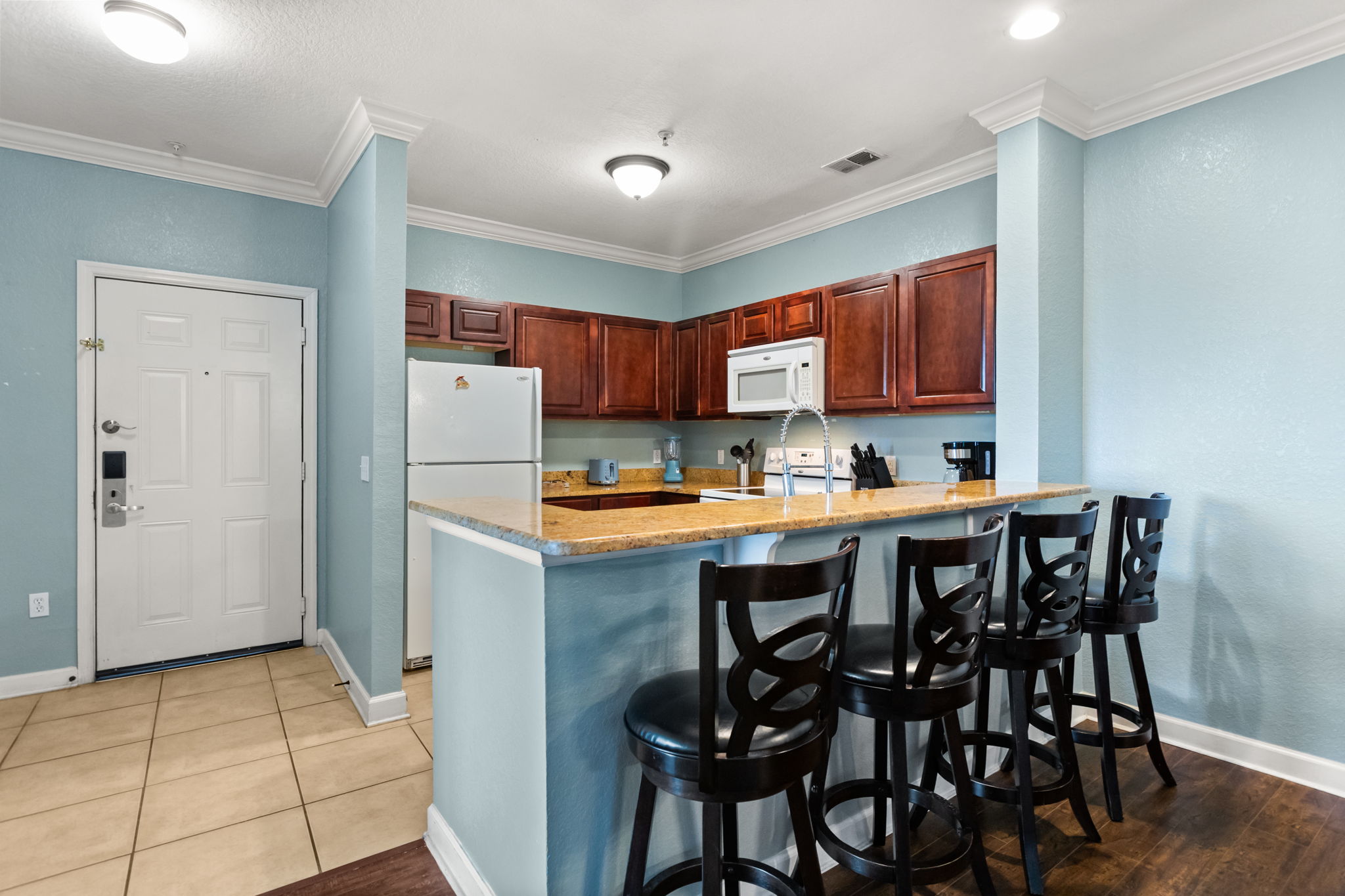 2 bedroom vacation apartment at Tuscana Resort - Image 5