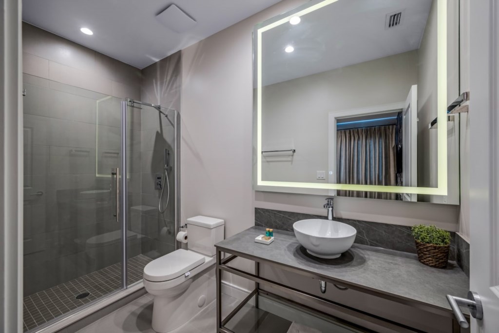 Showerbathroom