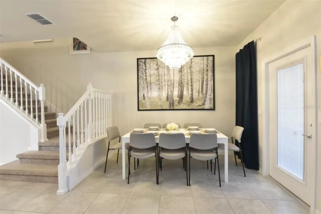 5 bedroom vacation townhouse at Windsor Island Resort - Image 2