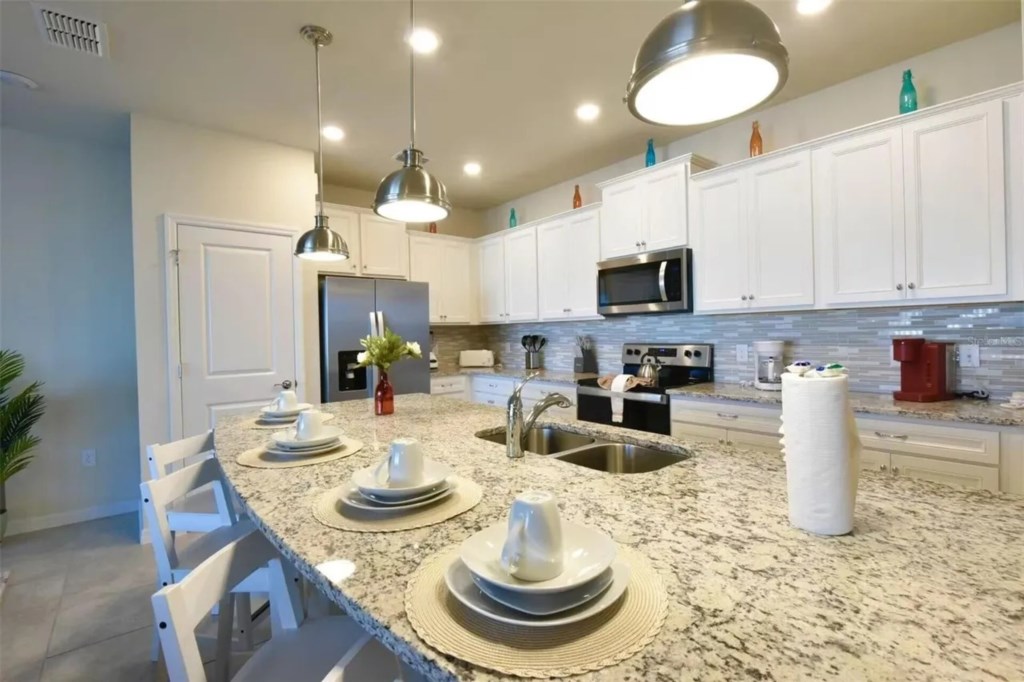 5 bedroom vacation townhouse at Windsor Island Resort - Image 5