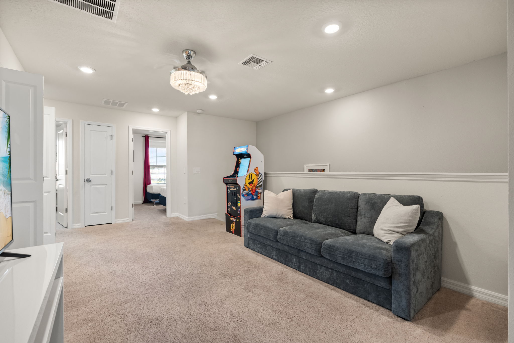 Loft — 3745 Pacific Lane, photo 17 of 83