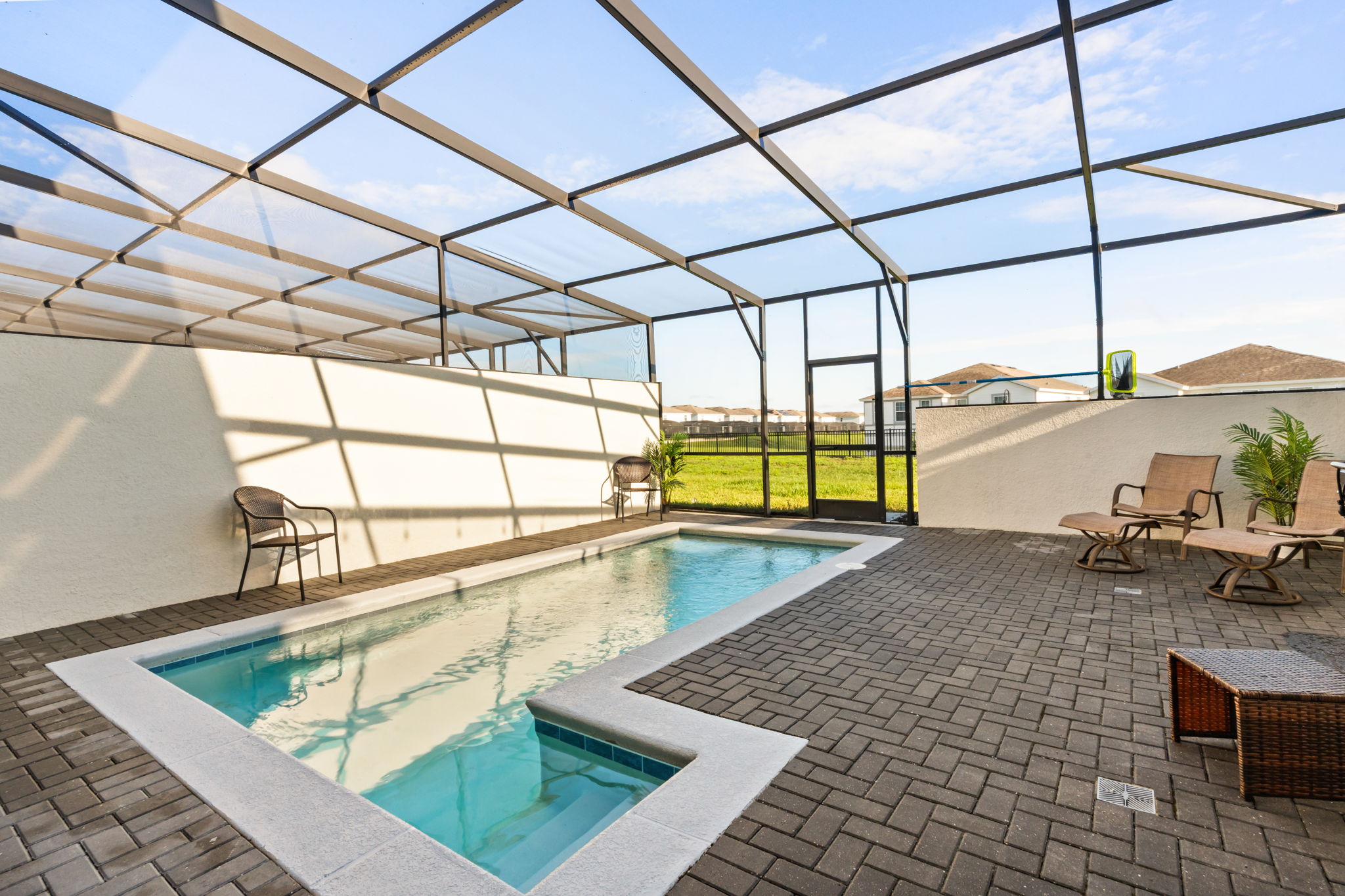 Private pool — 3745 Pacific Lane, photo 31 of 83
