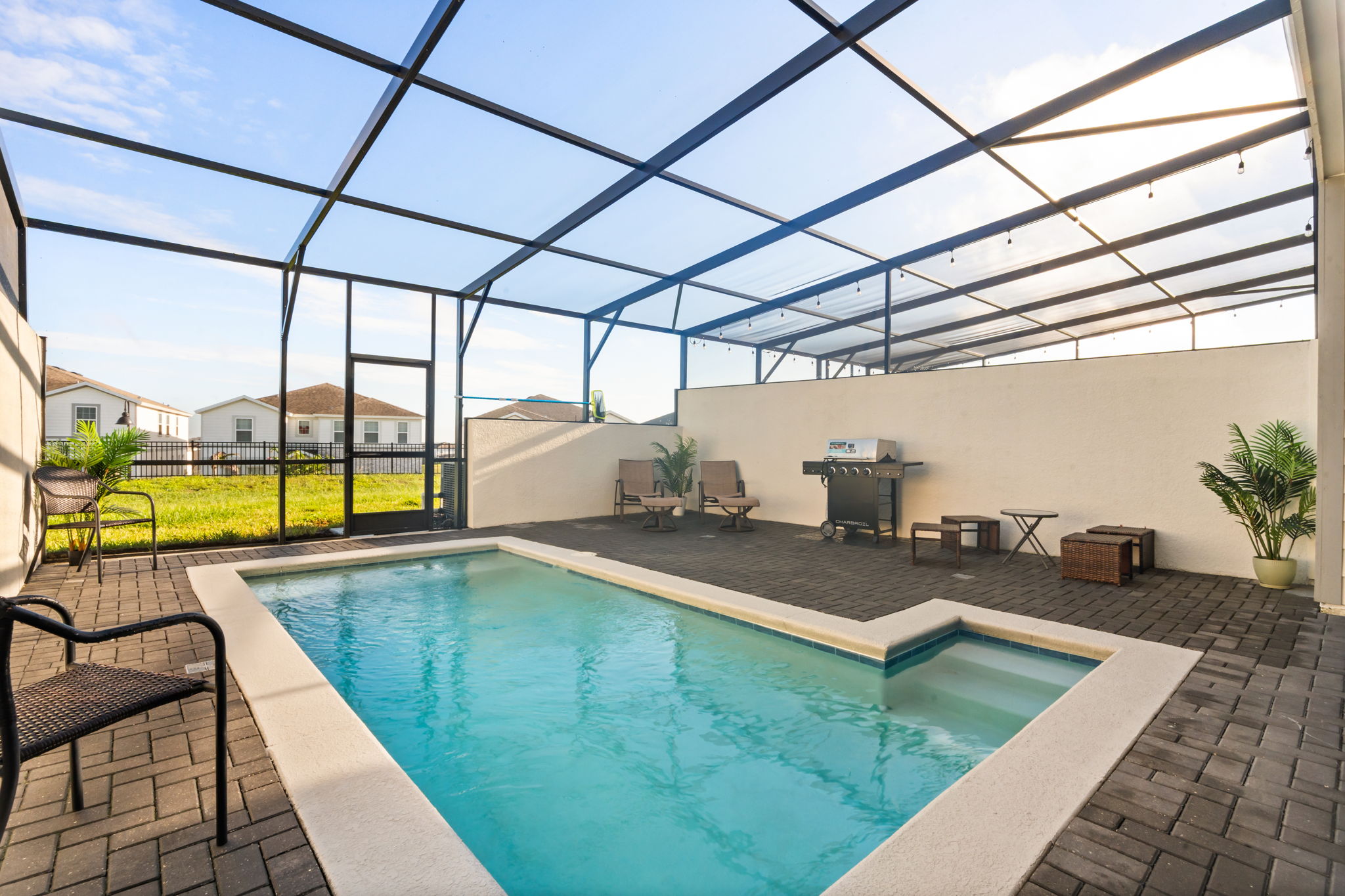 Private pool — 3745 Pacific Lane, photo 32 of 83