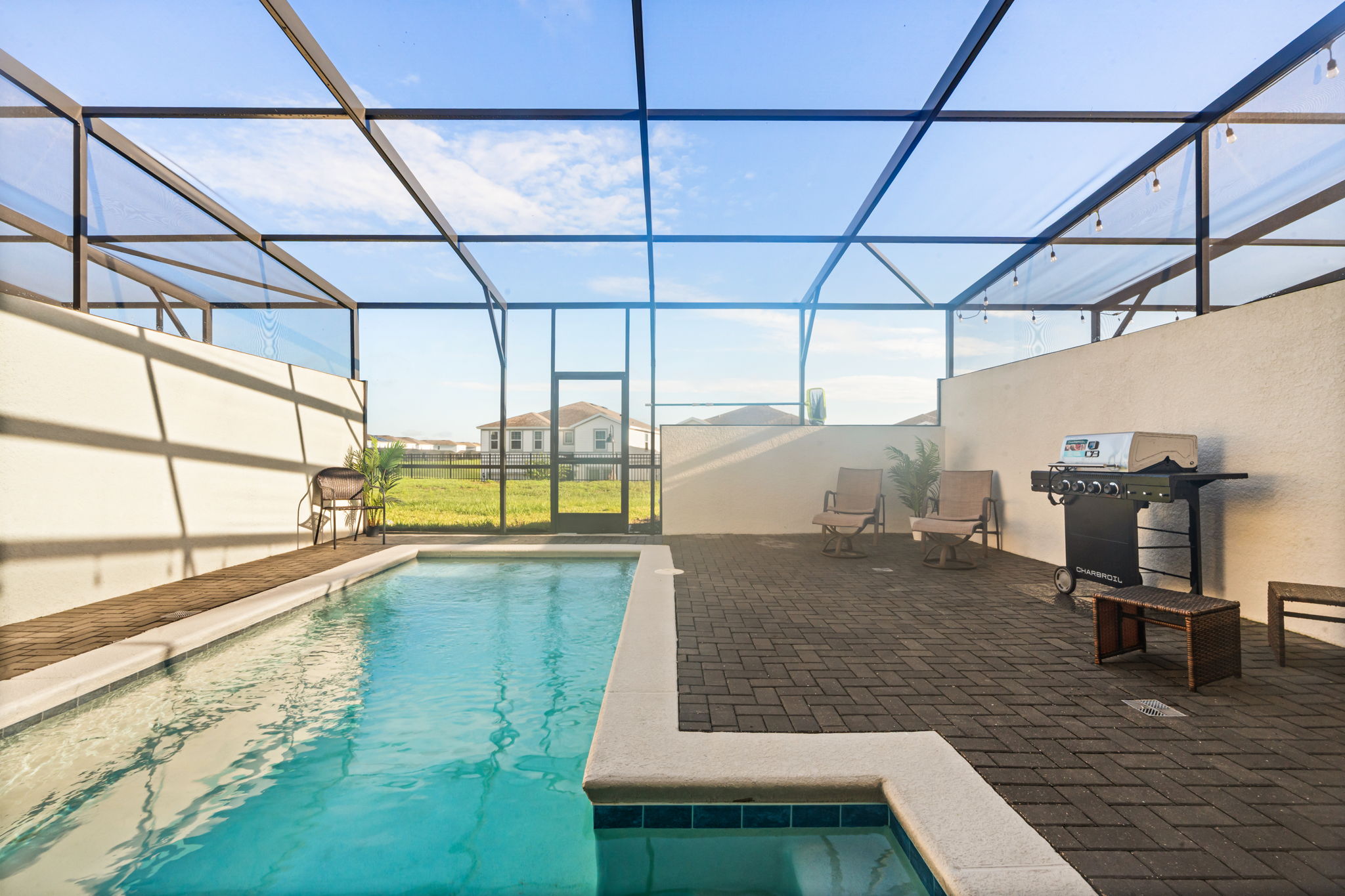 Private pool — 3745 Pacific Lane, photo 33 of 83