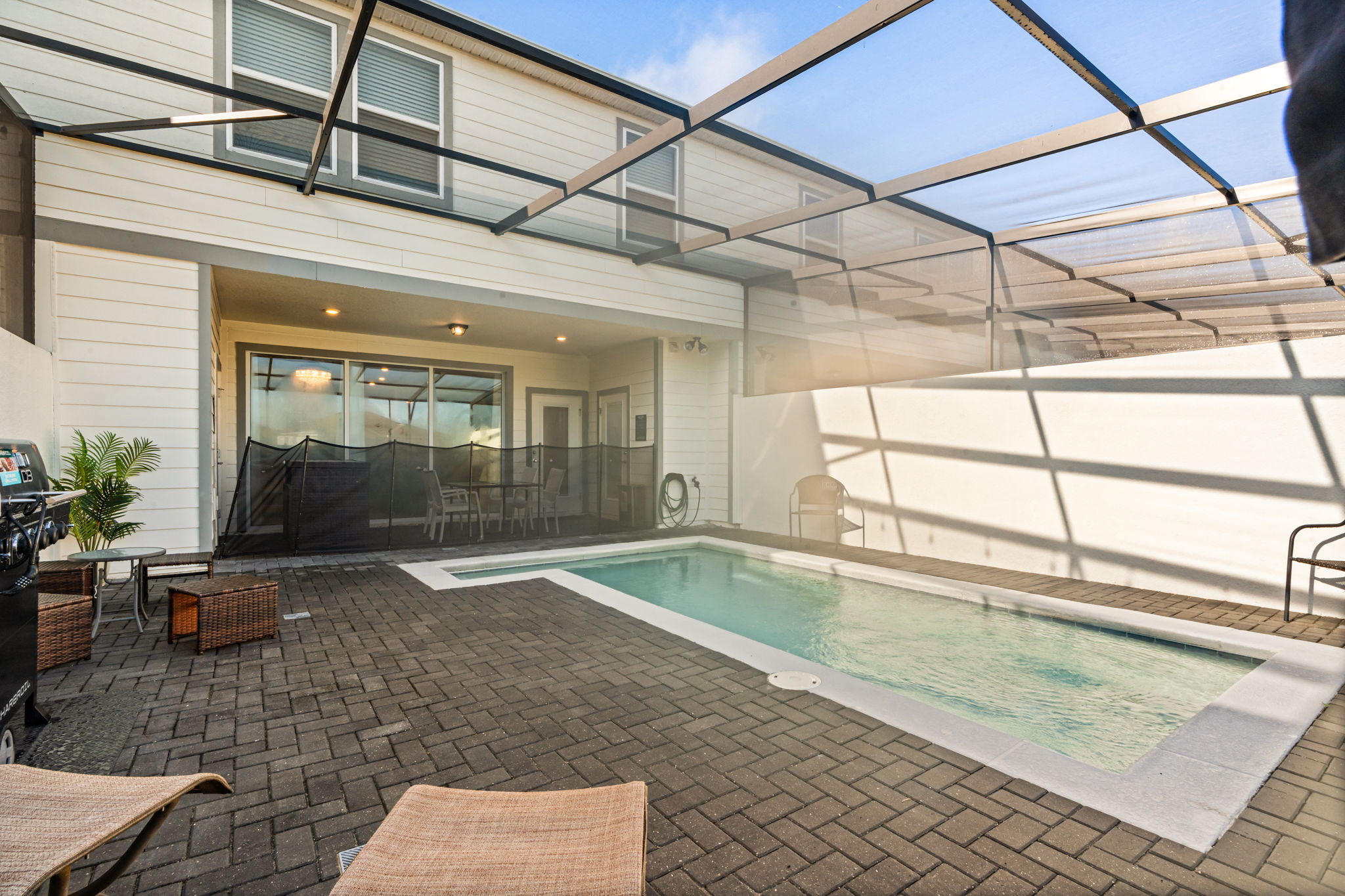 Private pool — 3745 Pacific Lane, photo 34 of 83