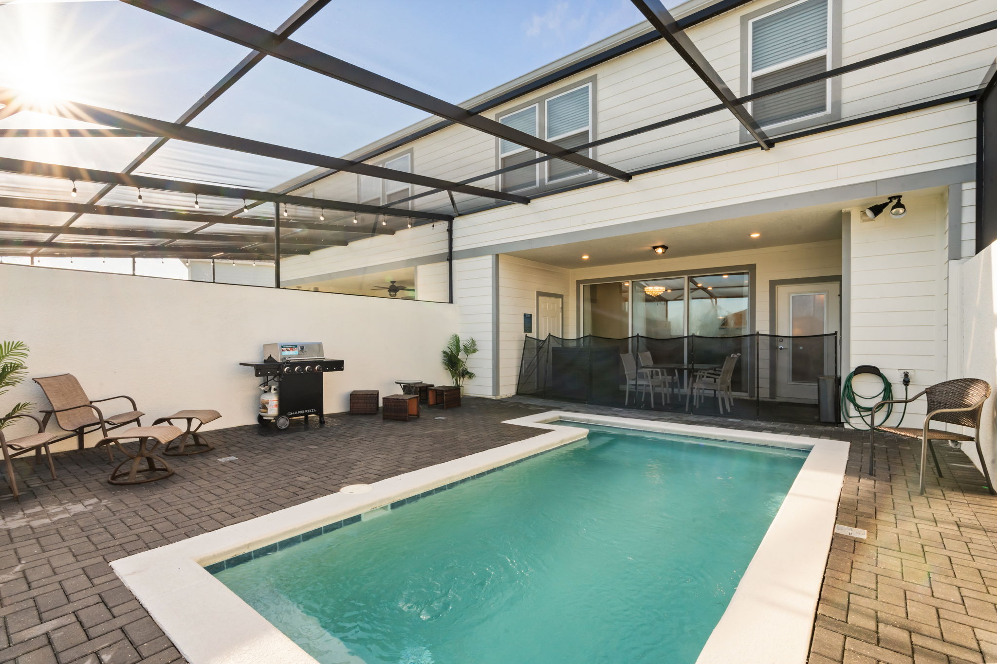 Private pool — 3745 Pacific Lane, photo 35 of 83