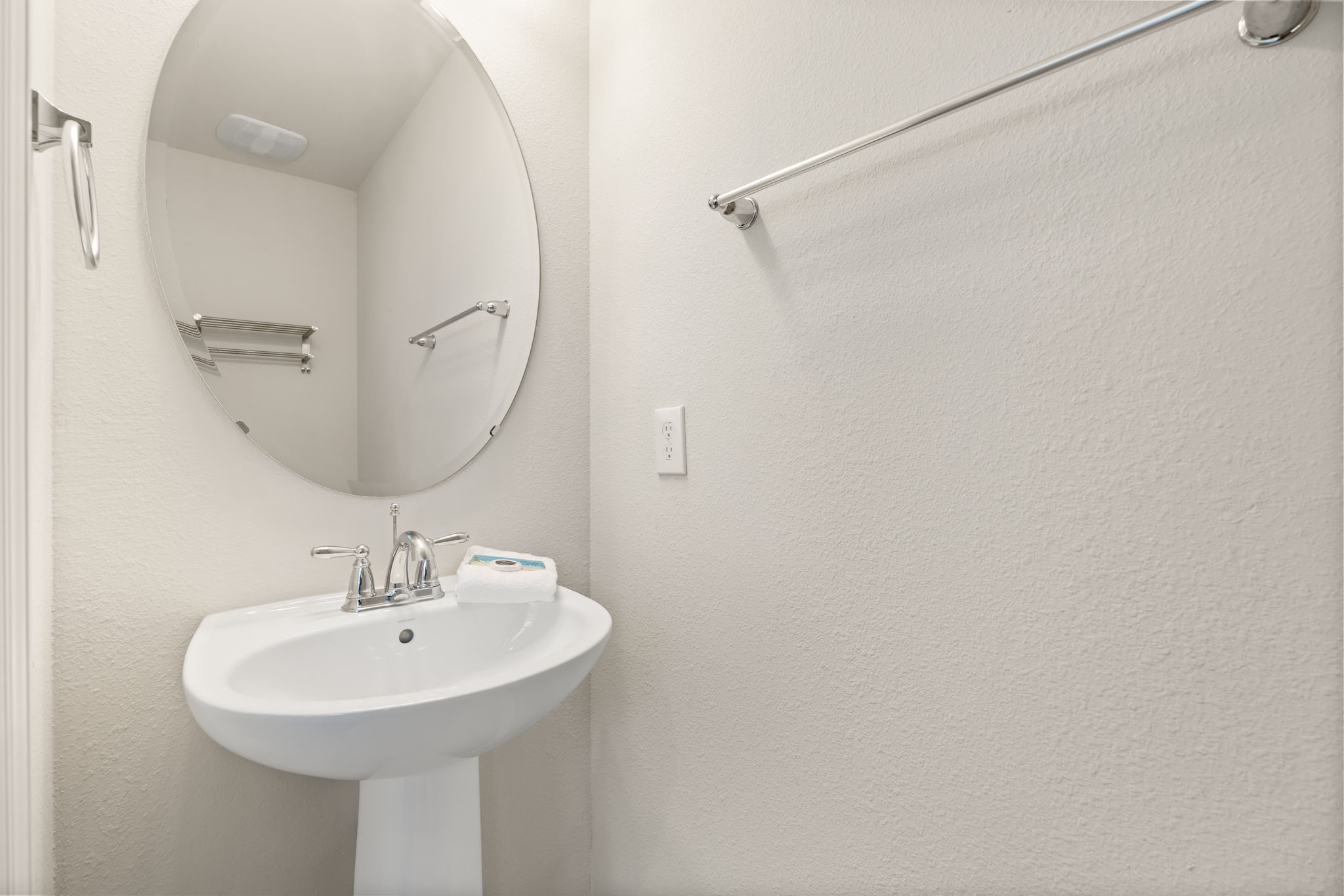 Half bath — 3745 Pacific Lane, photo 36 of 83