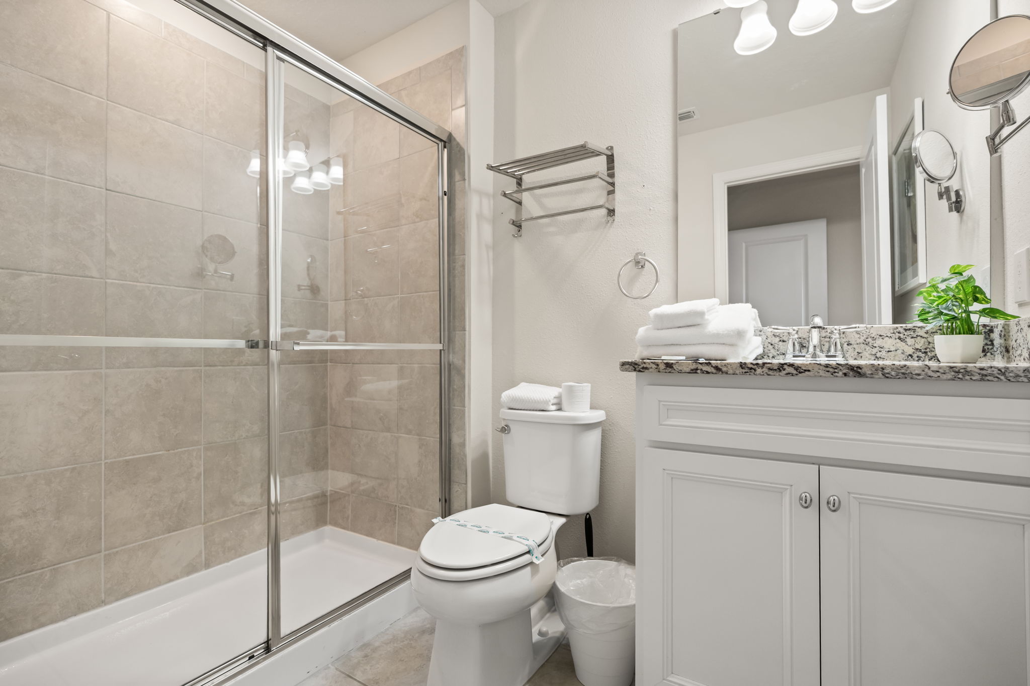 Bathroom — 3745 Pacific Lane, photo 37 of 83