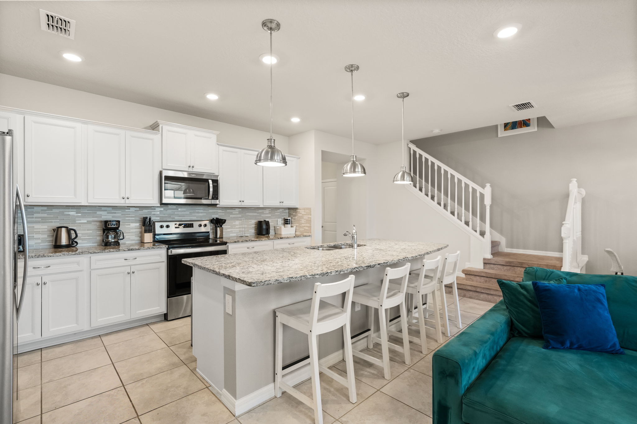 Kitchen — 3745 Pacific Lane, photo 7 of 83