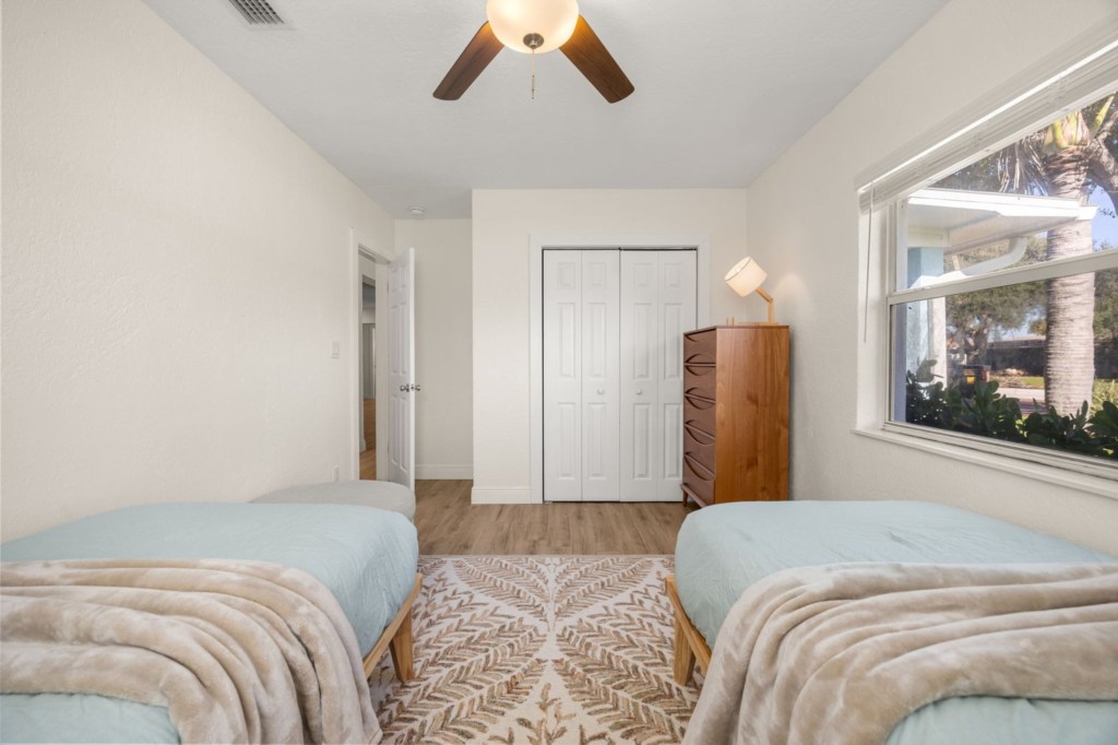 Bedroom 3 — 125 W Gadsden Lane, photo 21 of 48