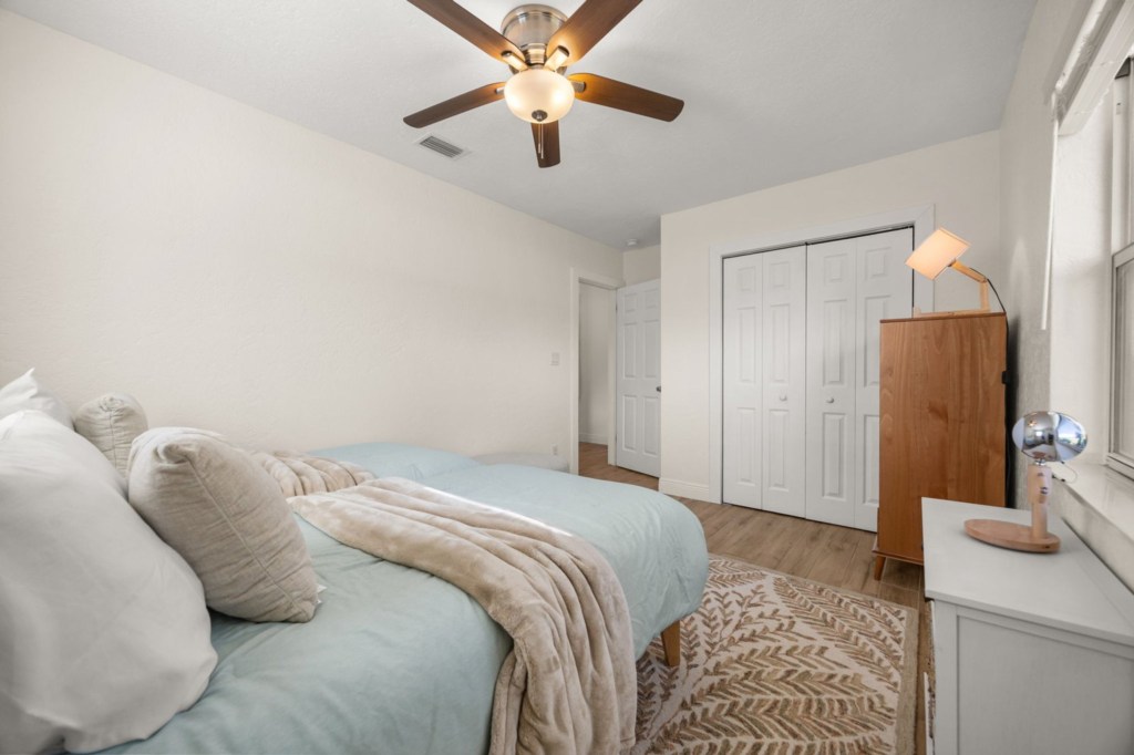Bedroom 3 — 125 W Gadsden Lane, photo 23 of 48
