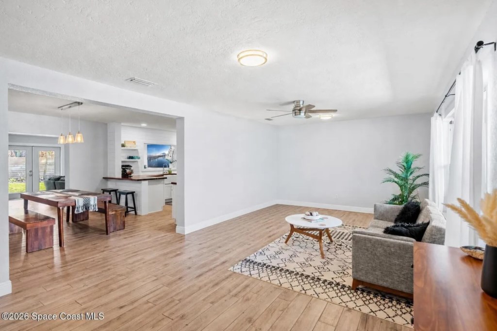 3 bedroom vacation house at Cocoa Beach - Image 4