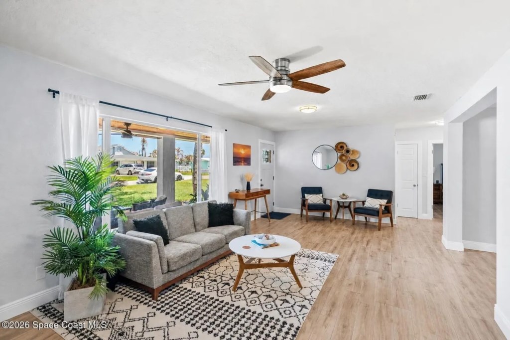 3 bedroom vacation house at Cocoa Beach - Image 1