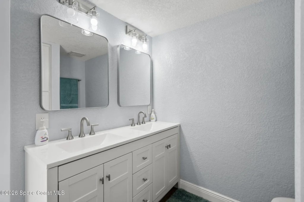 3 bedroom vacation house at Cocoa Beach - Image 26