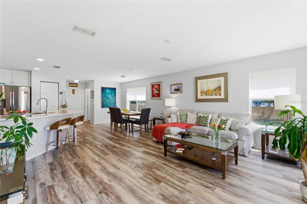 3 bedroom vacation townhouse at Compass Bay - Image 1