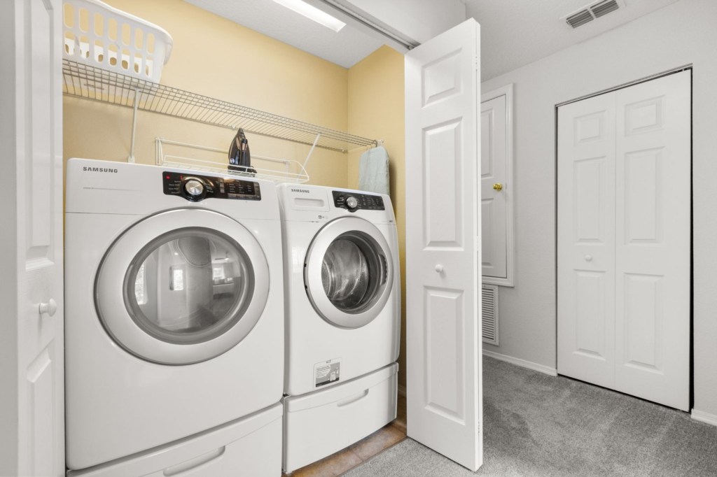 Laundry in unit — 3045 Seaview Castle Drive, photo 23 of 40