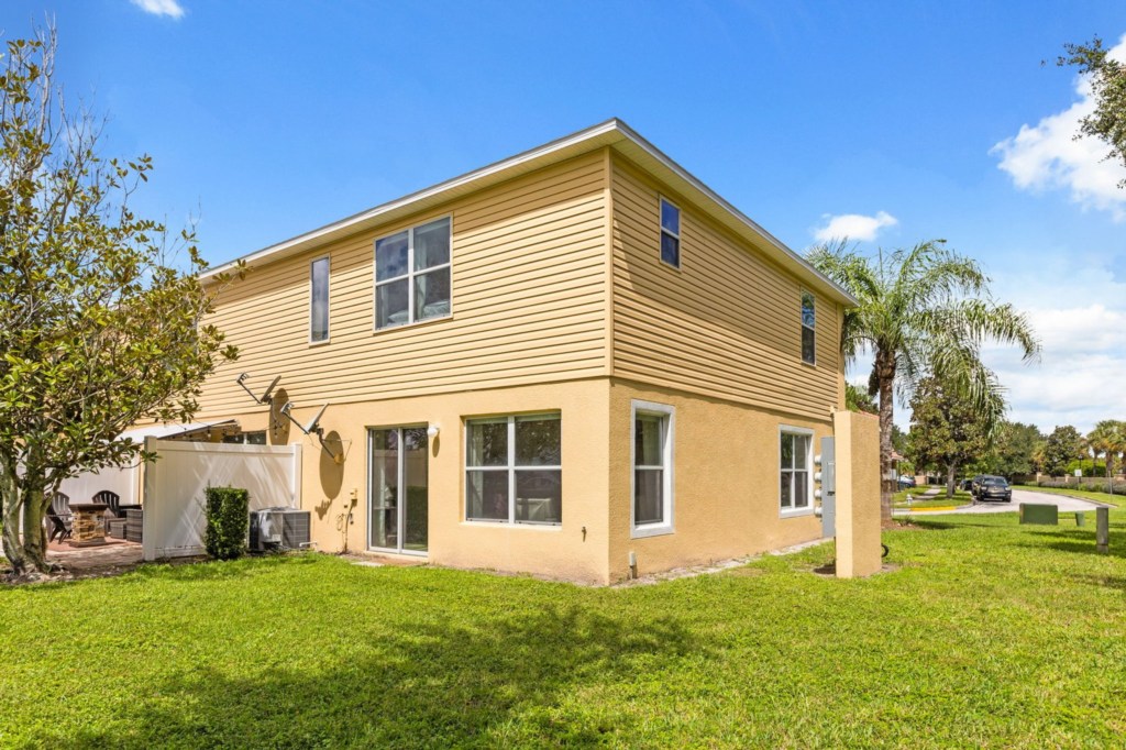Backyard — 3045 Seaview Castle Drive, photo 25 of 40