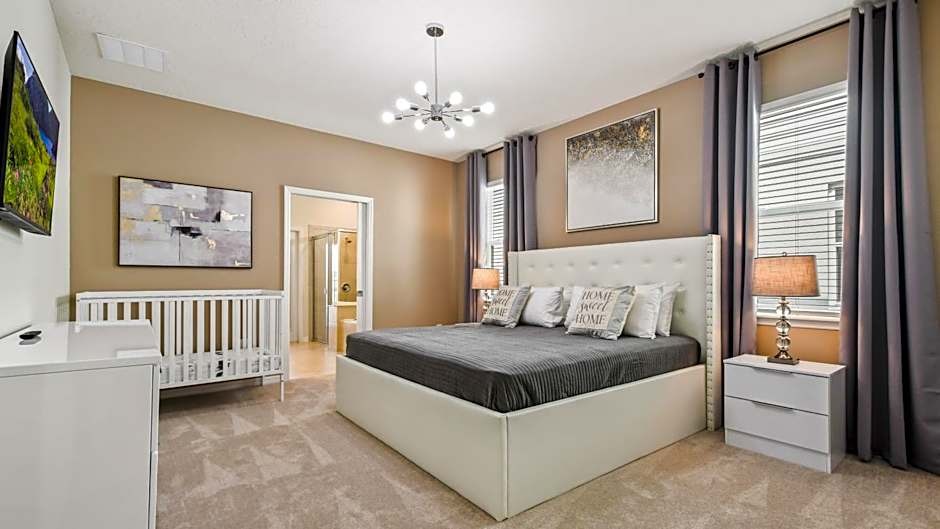 9 bedroom vacation house at Windsor Island Resort - Image 15