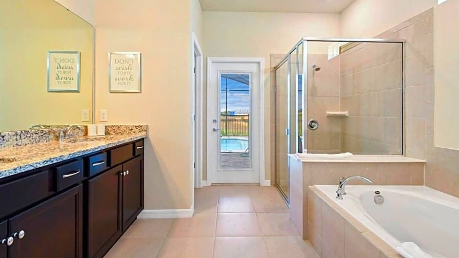 9 bedroom vacation house at Windsor Island Resort - Image 33
