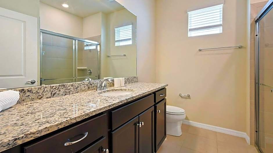 9 bedroom vacation house at Windsor Island Resort - Image 34