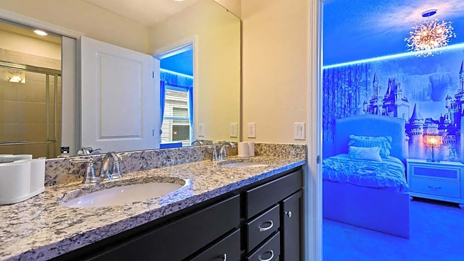9 bedroom vacation house at Windsor Island Resort - Image 36
