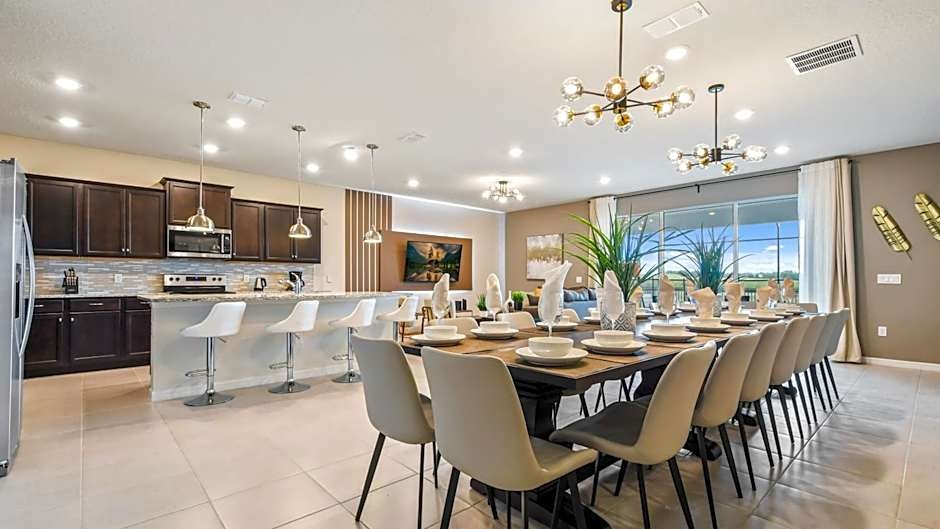 9 bedroom vacation house at Windsor Island Resort - Image 4