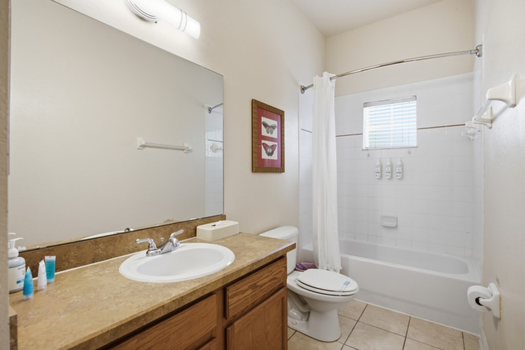 10-PrimaryBathroom