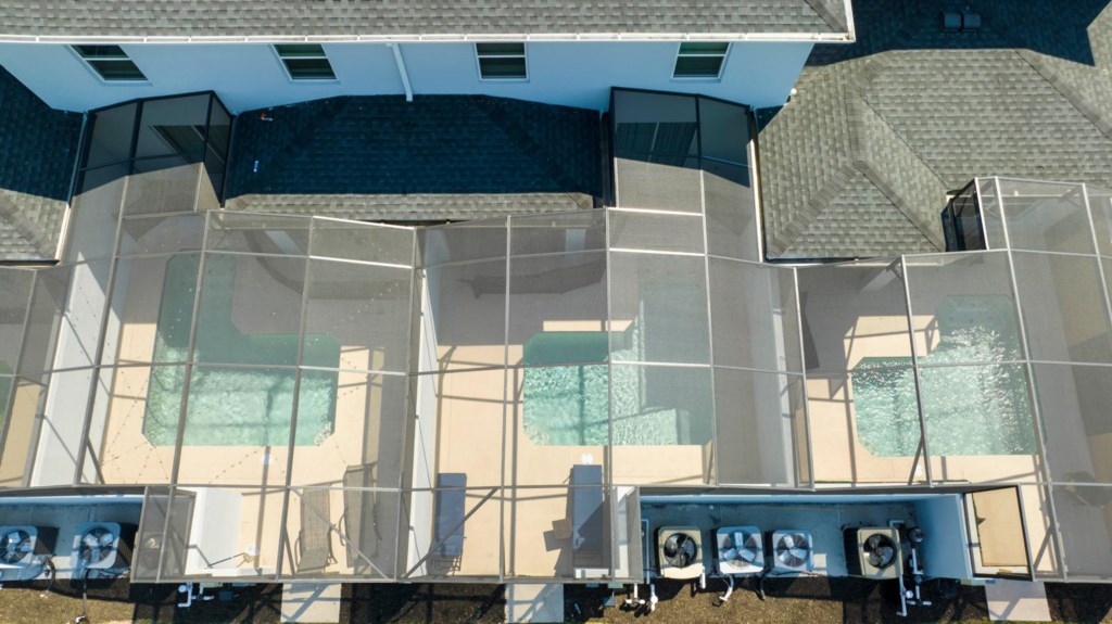 4 bedroom vacation townhouse at Storey Lake - Image 40