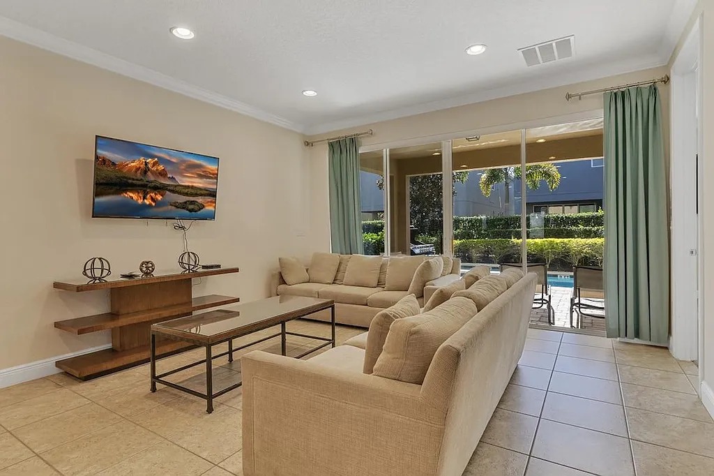 6 bedroom vacation house at Encore Resort at Reunion - Image 1