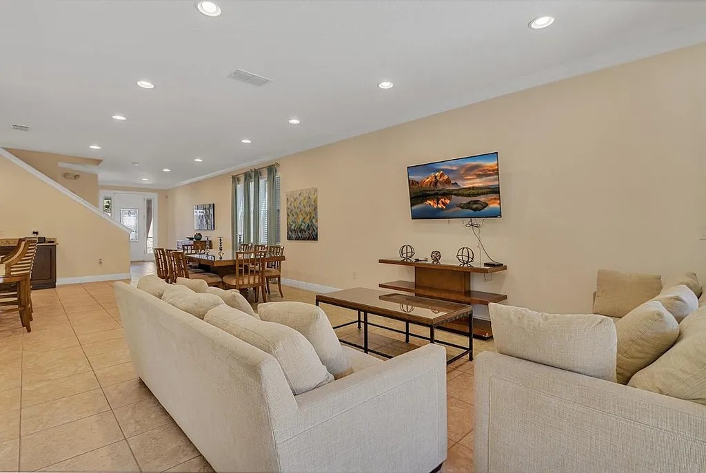 6 bedroom vacation house at Encore Resort at Reunion - Image 2