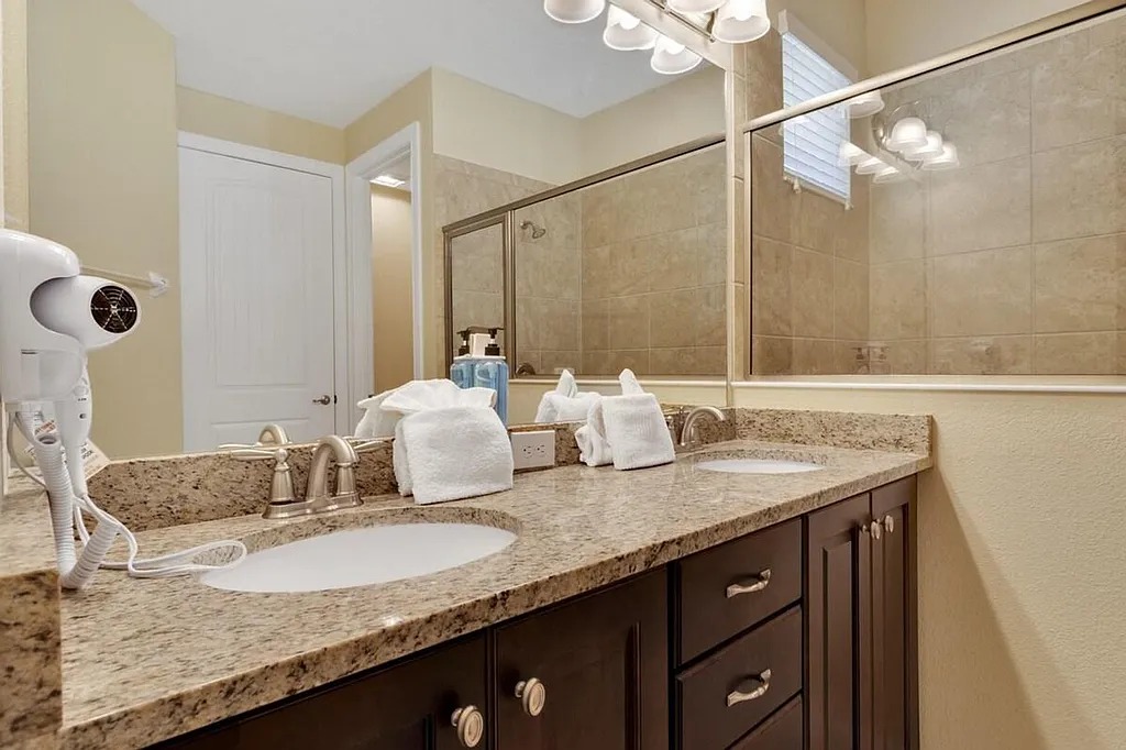 6 bedroom vacation house at Encore Resort at Reunion - Image 24