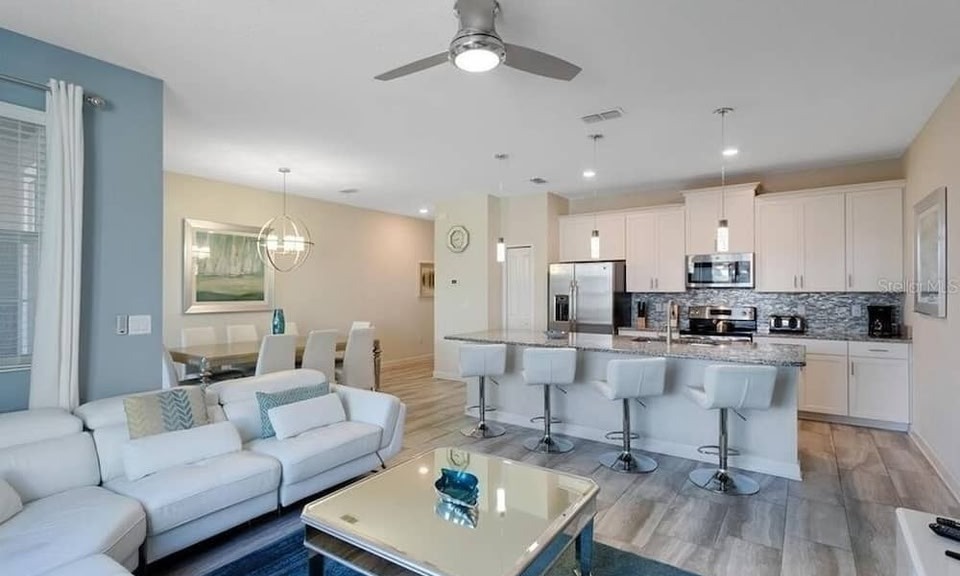 4 bedroom vacation townhouse at Storey Lake - Image 1