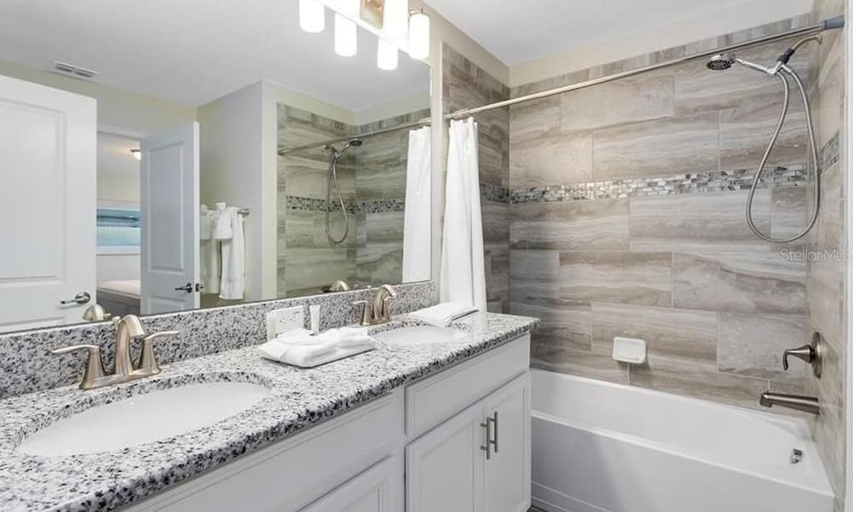 4 bedroom vacation townhouse at Storey Lake - Image 17