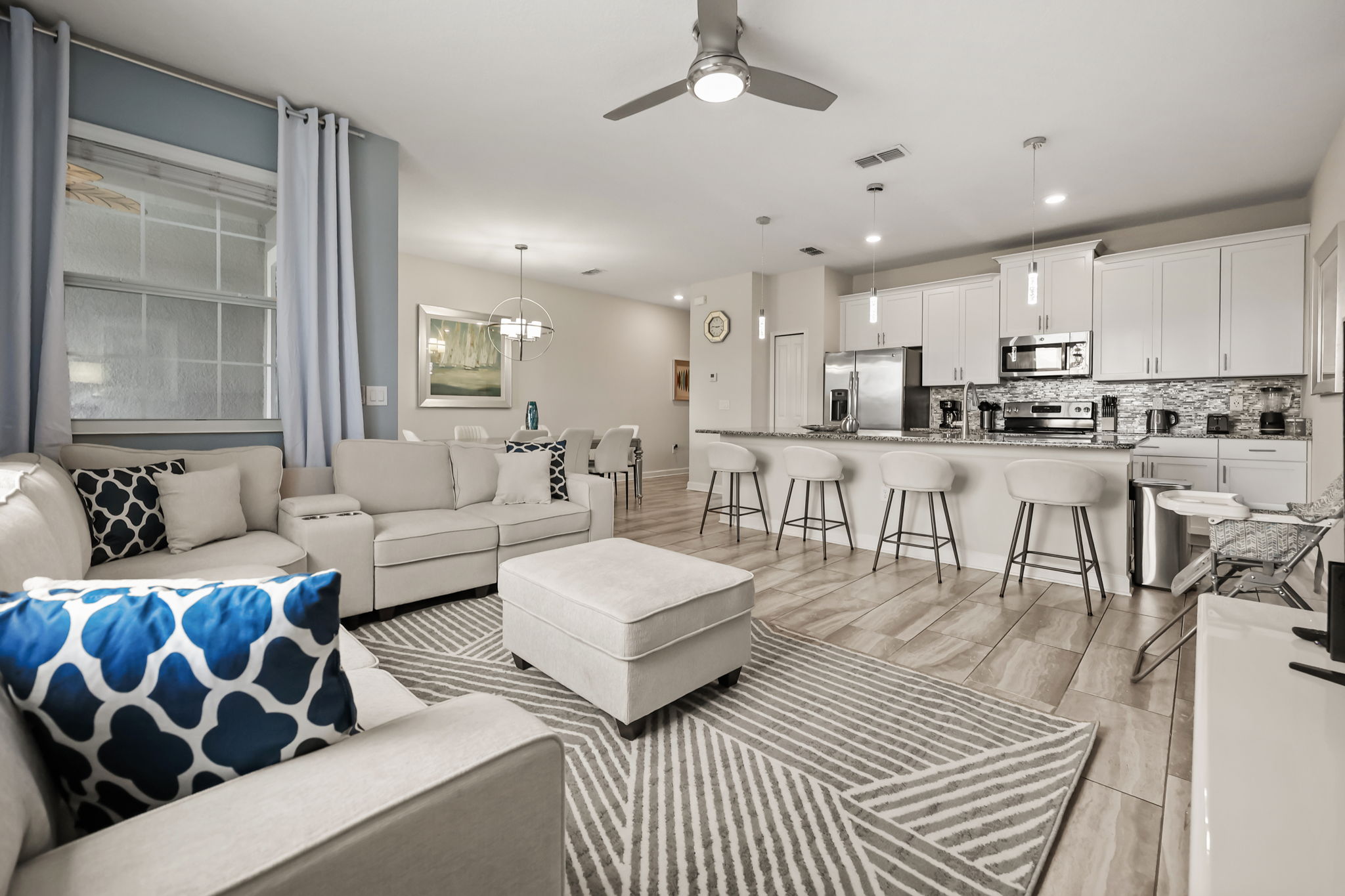 4 bedroom vacation townhouse at Storey Lake - Image 1