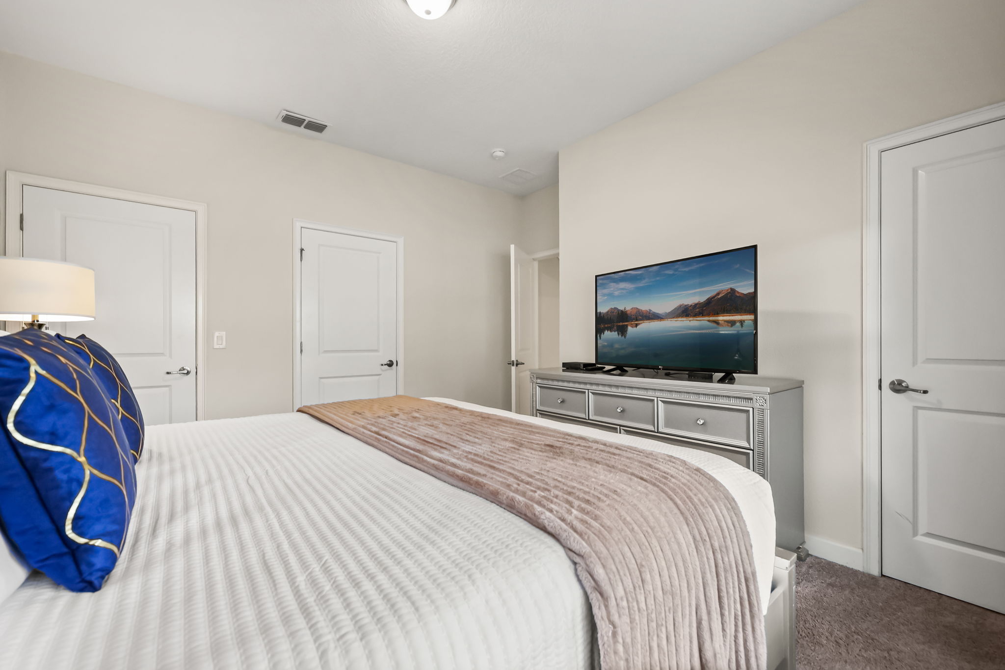 4 bedroom vacation townhouse at Storey Lake - Image 11