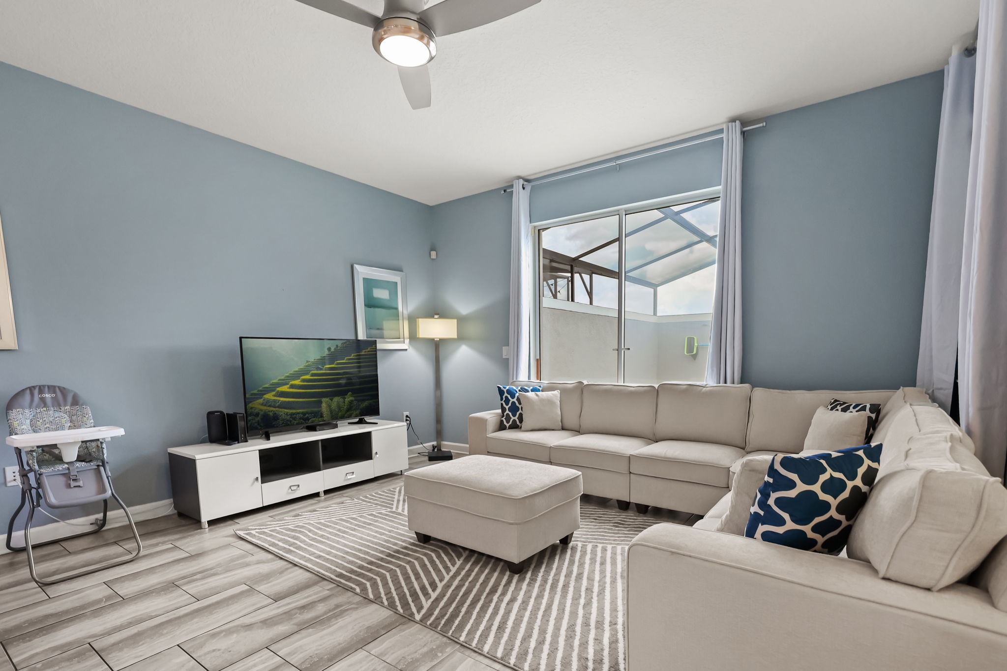 4 bedroom vacation townhouse at Storey Lake - Image 2