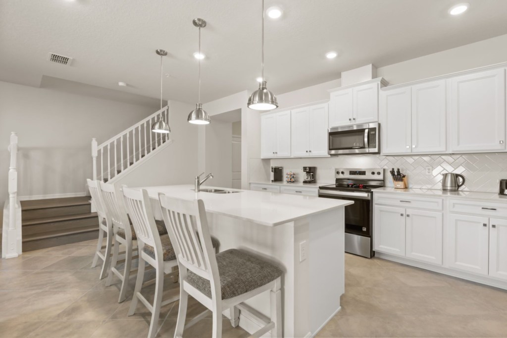 Kitchen — 16258 Coastal Cove Lane, photo 14 of 89