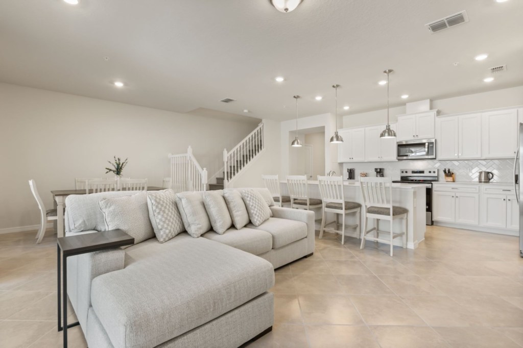 Living area — 16258 Coastal Cove Lane, photo 6 of 89