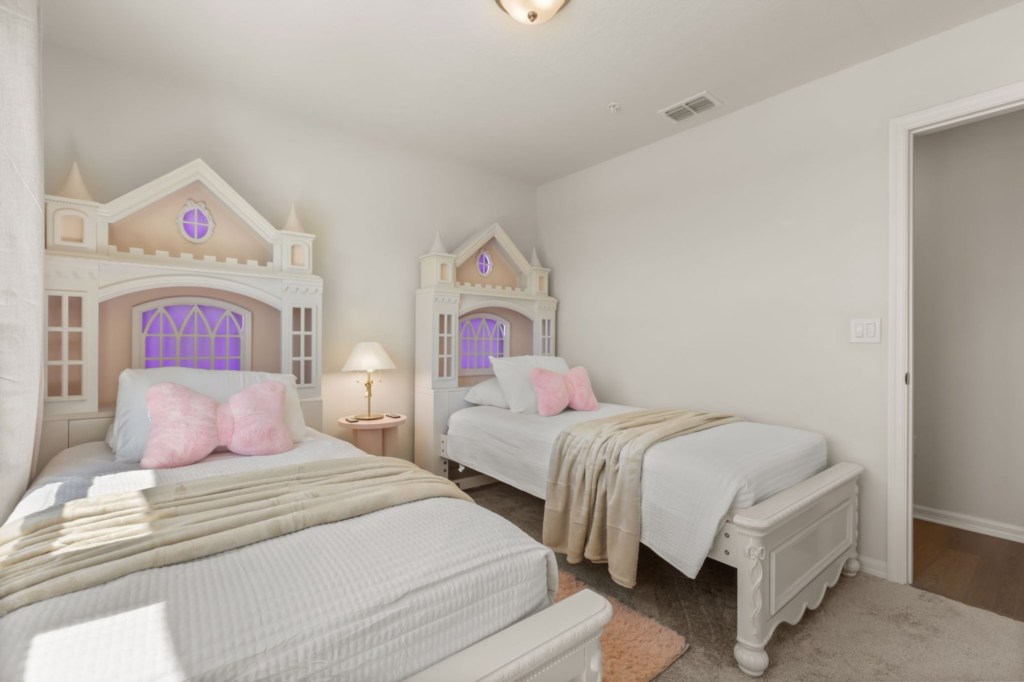 Princess - themed bedroom — 16258 Coastal Cove Lane, photo 32 of 89