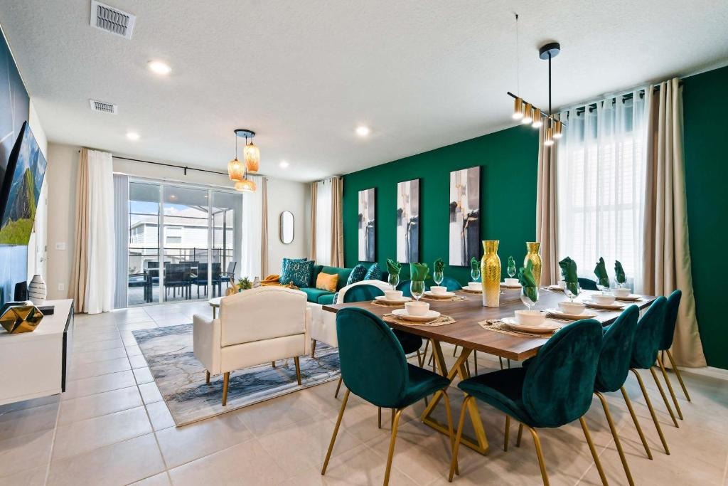 7 bedroom vacation house at Windsor Island Resort - Image 6