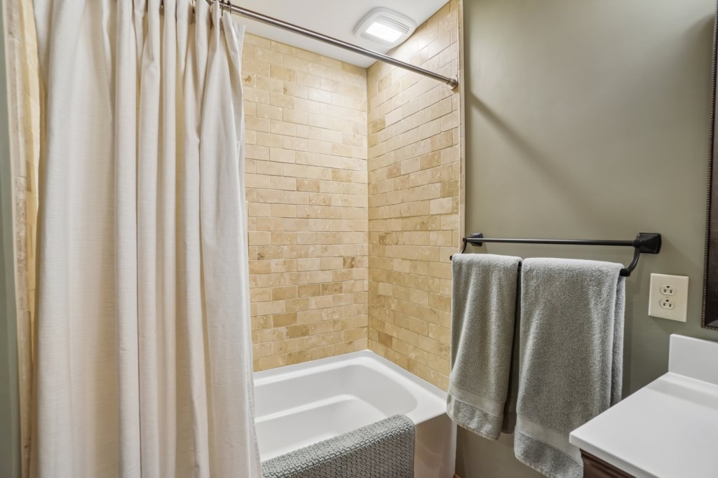 22-web-or-mls-GreerWy-S0508-022