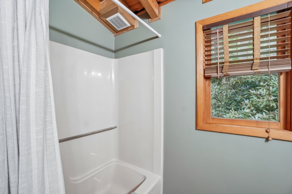 28-web-or-mls-GreerWy-S0508-028