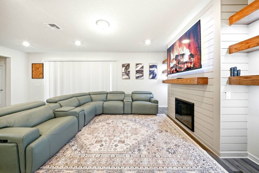 8 bedroom vacation house at Windsor Cay - Image 2