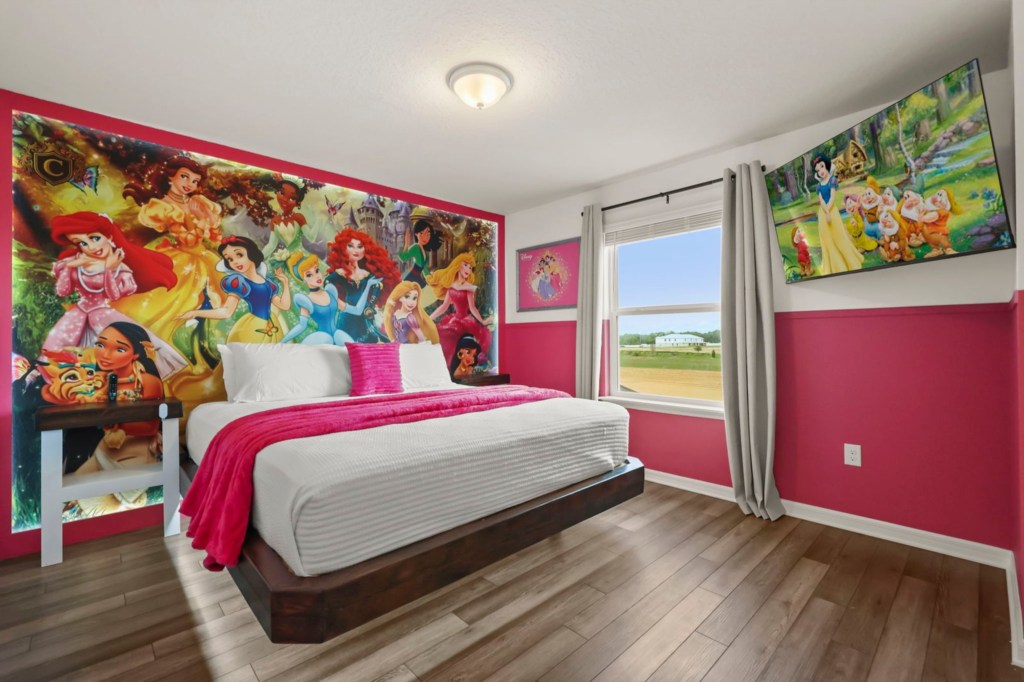 Princesses - themed bedroom — 15996 Sandy Cliffs Drive, photo 23 of 84