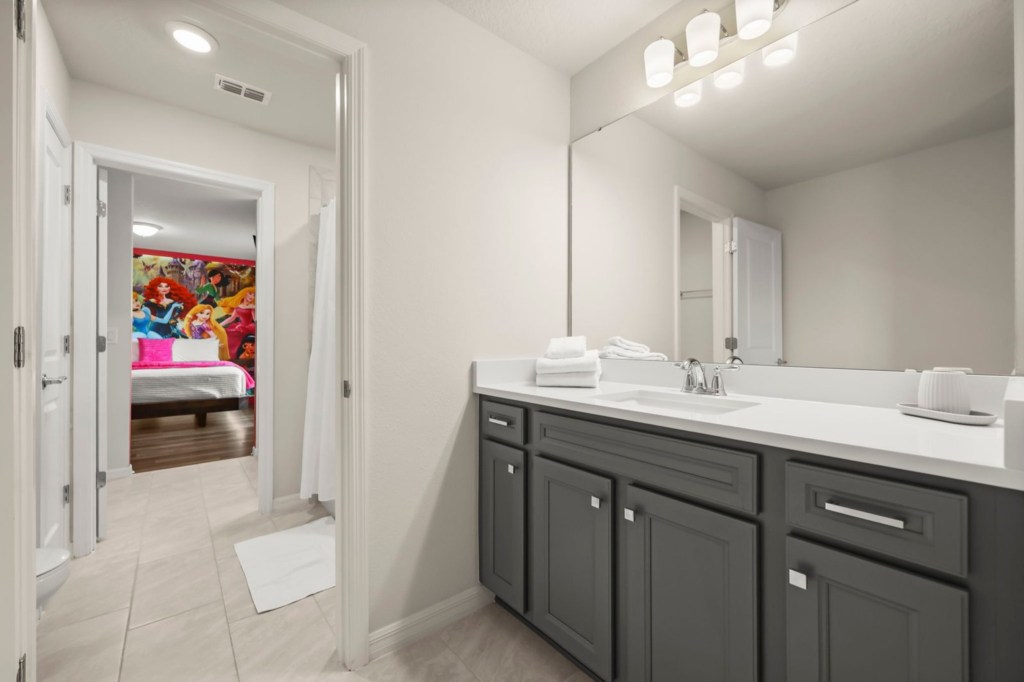 Bathroom — 15996 Sandy Cliffs Drive, photo 39 of 84