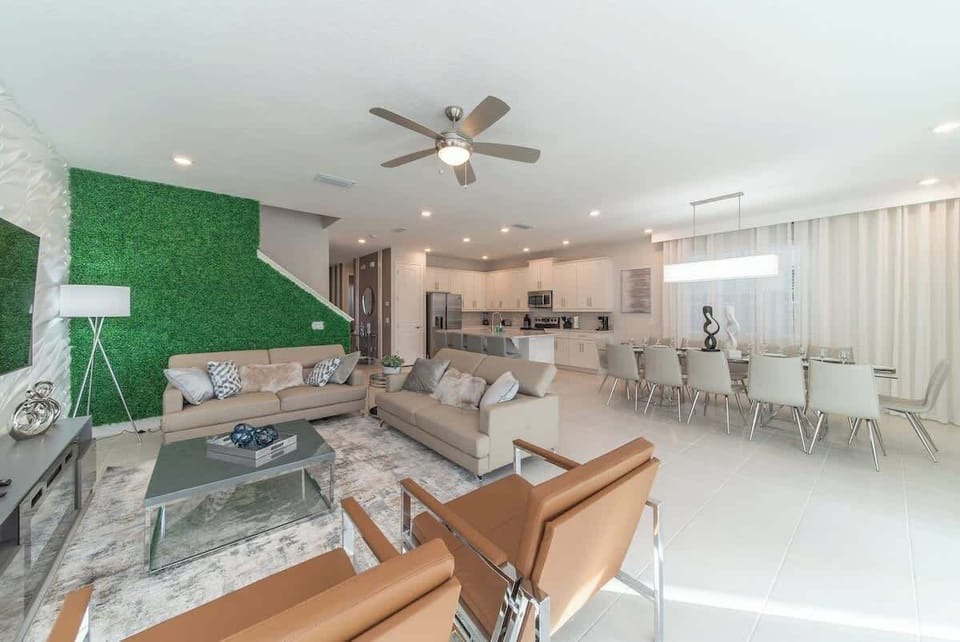8 bedroom vacation house at Encore Resort at Reunion - Image 1