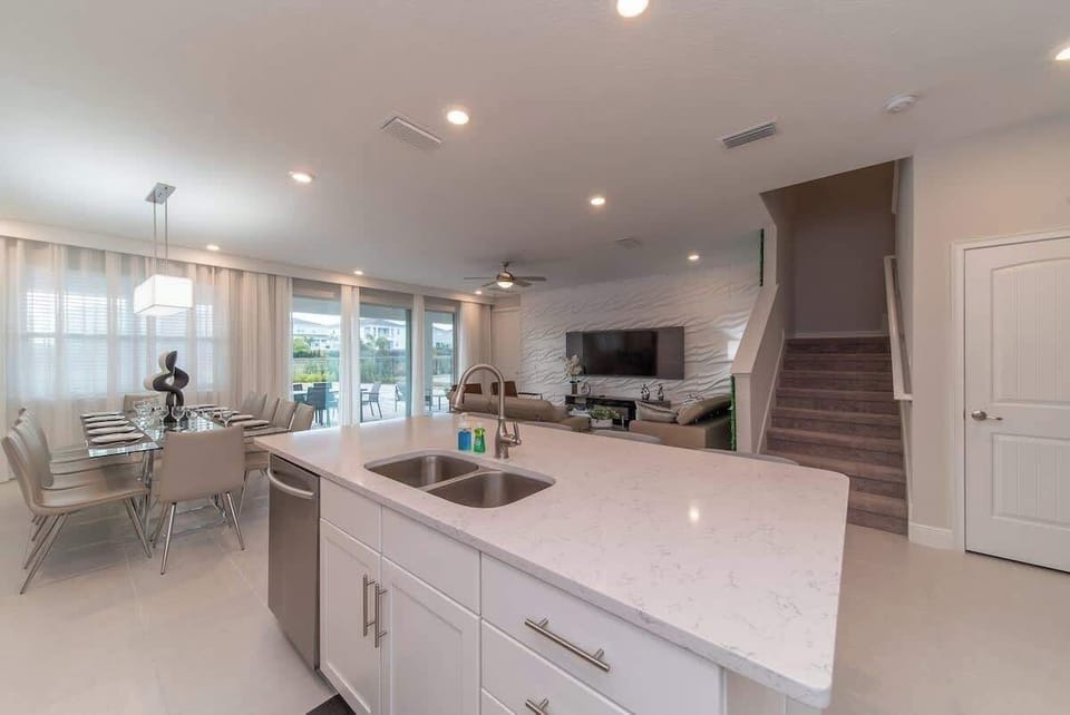 8 bedroom vacation house at Encore Resort at Reunion - Image 11