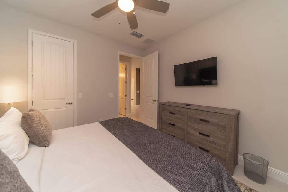 8 bedroom vacation house at Encore Resort at Reunion - Image 15