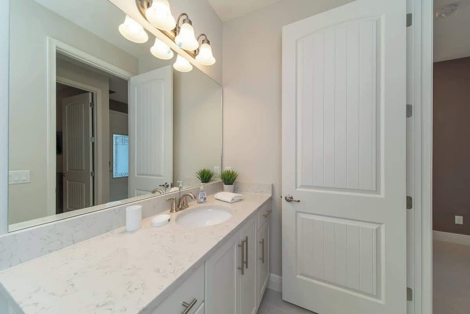 8 bedroom vacation house at Encore Resort at Reunion - Image 19